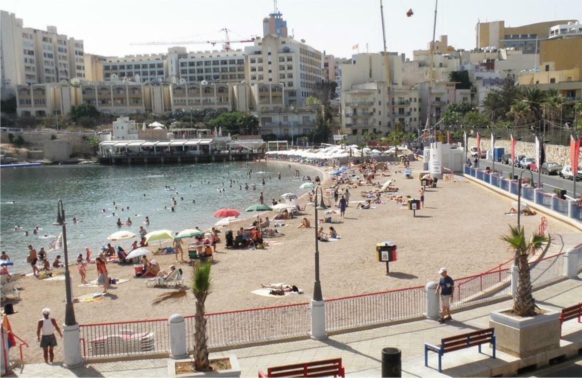Modern 2 Bedroom Apartment In St Julians Saint Julian's Bagian luar foto