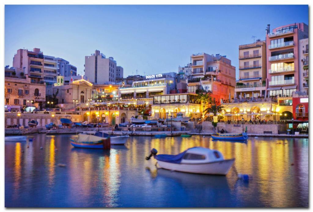 Modern 2 Bedroom Apartment In St Julians Saint Julian's Bagian luar foto