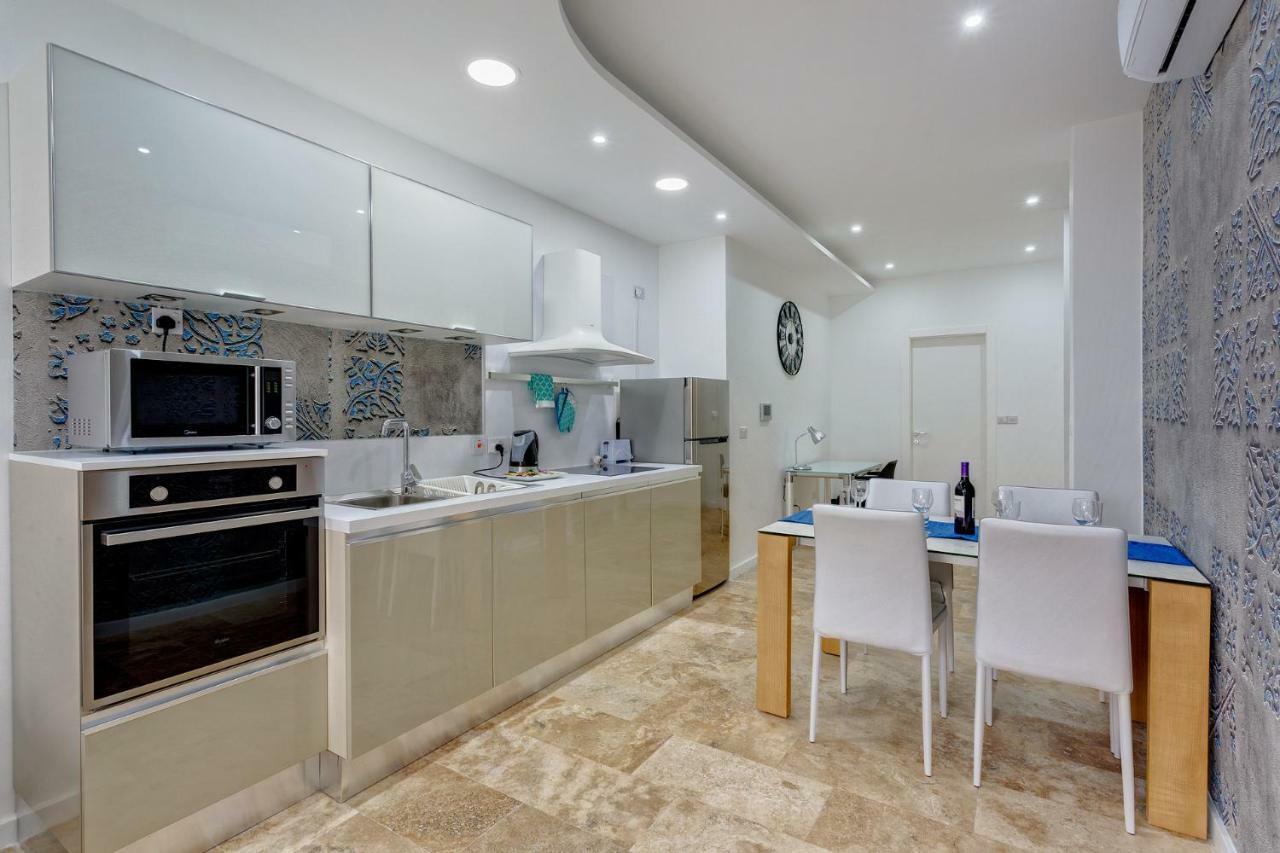 Modern 2 Bedroom Apartment In St Julians Saint Julian's Bagian luar foto
