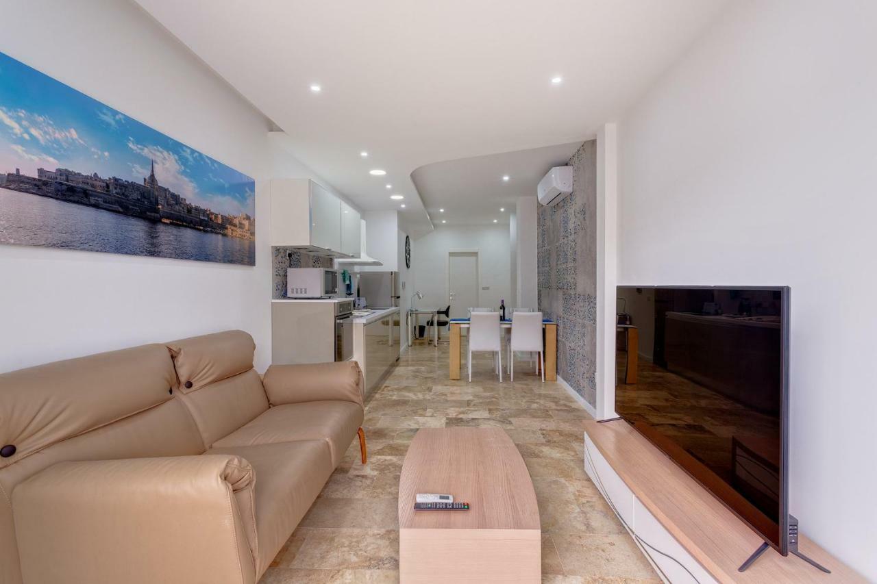 Modern 2 Bedroom Apartment In St Julians Saint Julian's Bagian luar foto